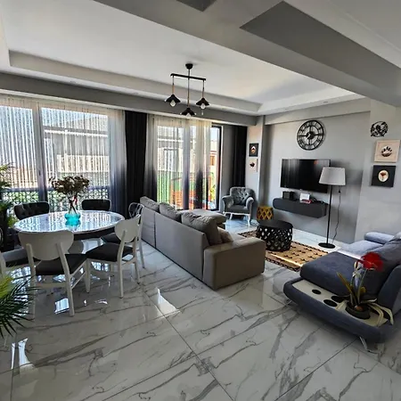 Family 2 Willa Sapanca